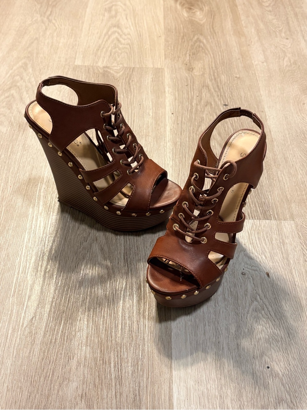 Show Dazzle Platform Heels Size 6.5 Brown Leather Lace Up Wedges Strappy Boho